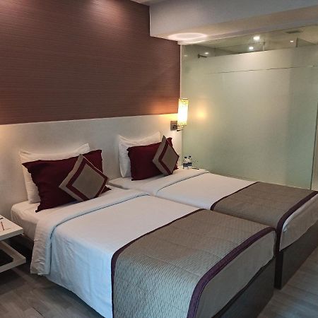 Majestic Court Sarovar Portico Navi Mumbai Esterno foto