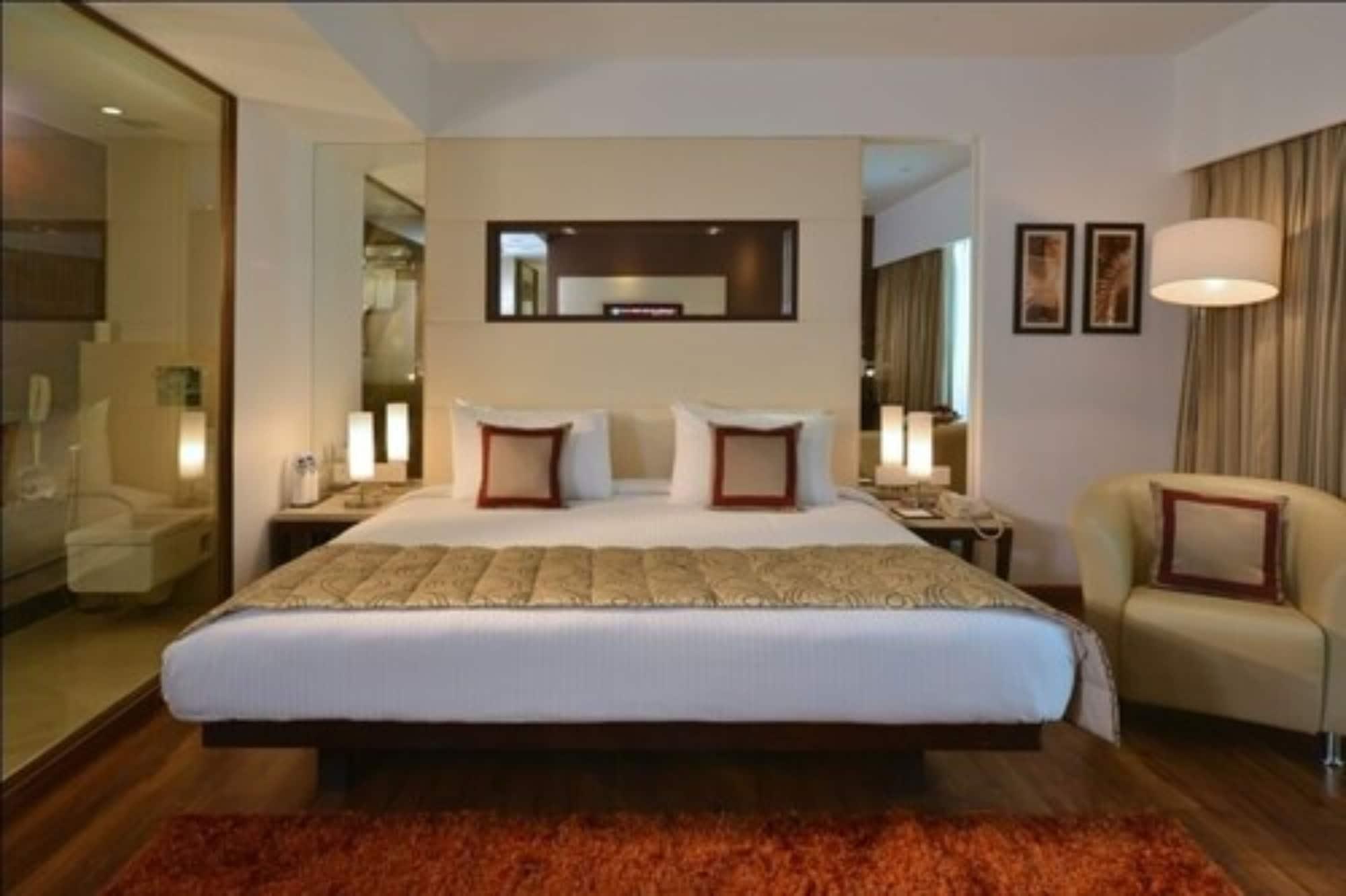 Majestic Court Sarovar Portico Navi Mumbai Esterno foto