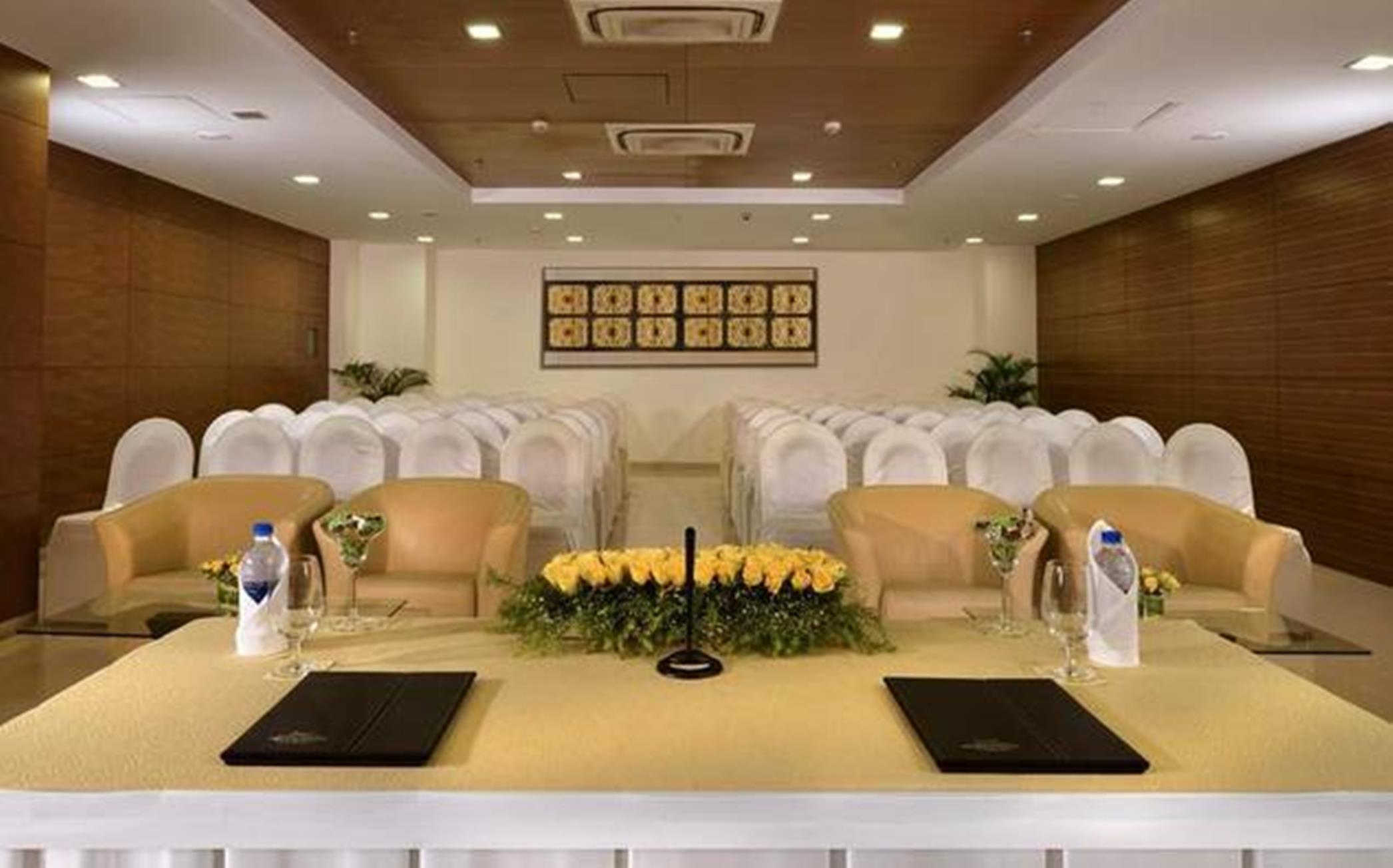 Majestic Court Sarovar Portico Navi Mumbai Esterno foto