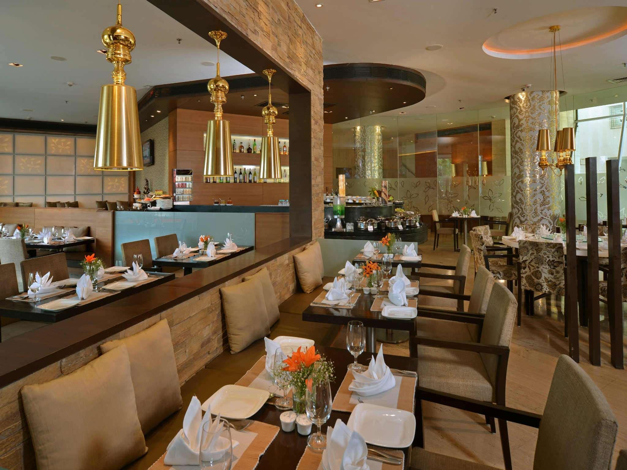 Majestic Court Sarovar Portico Navi Mumbai Esterno foto