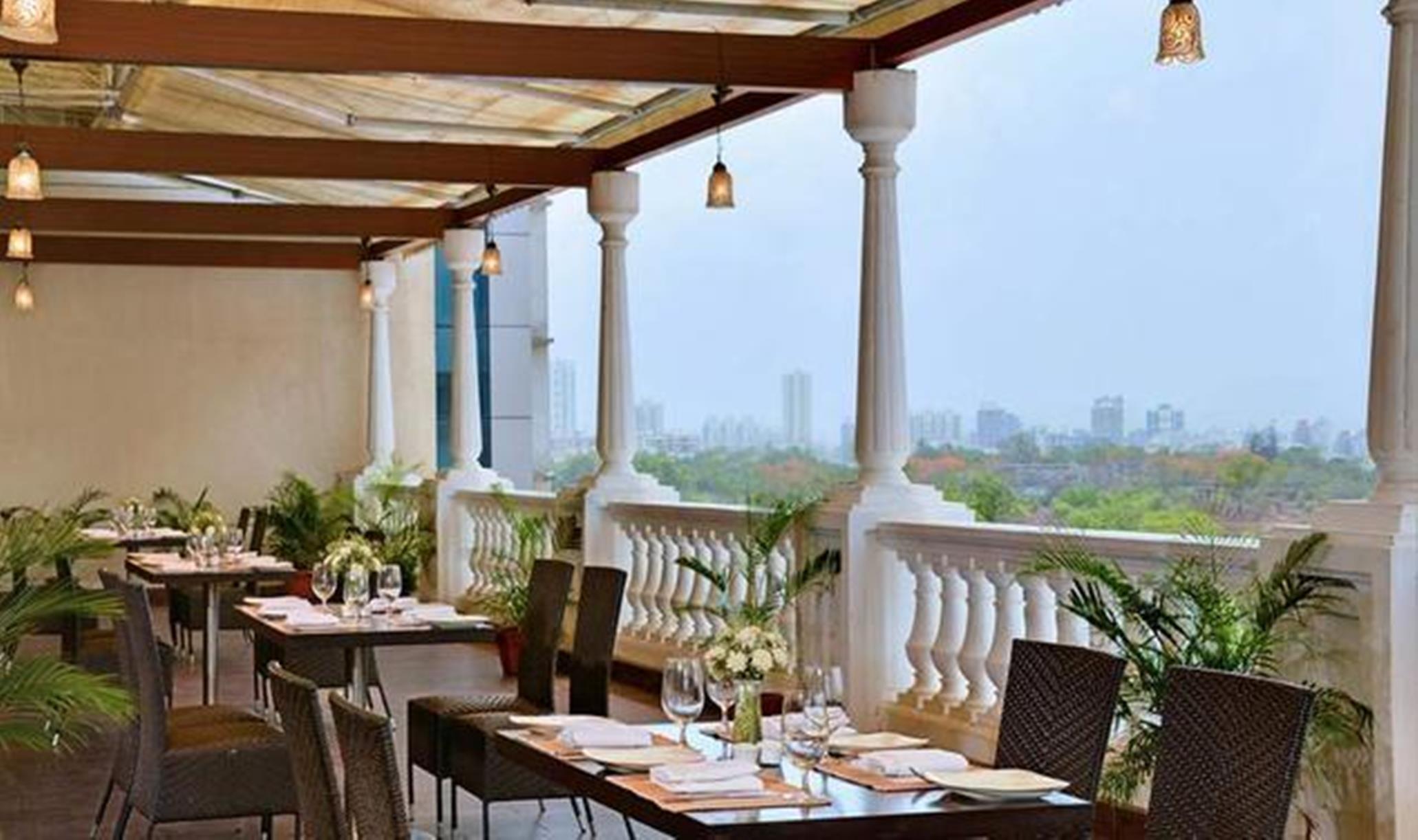 Majestic Court Sarovar Portico Navi Mumbai Esterno foto