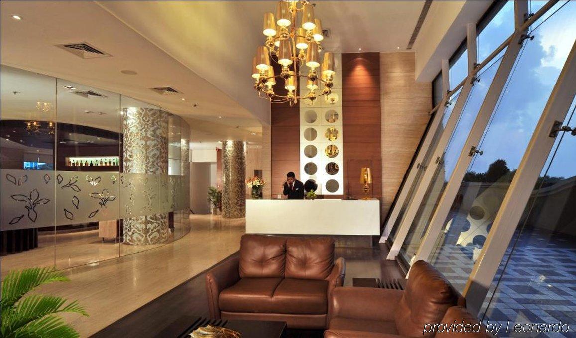 Majestic Court Sarovar Portico Navi Mumbai Esterno foto