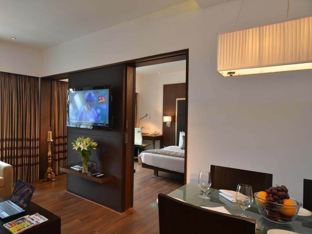 Majestic Court Sarovar Portico Navi Mumbai Esterno foto