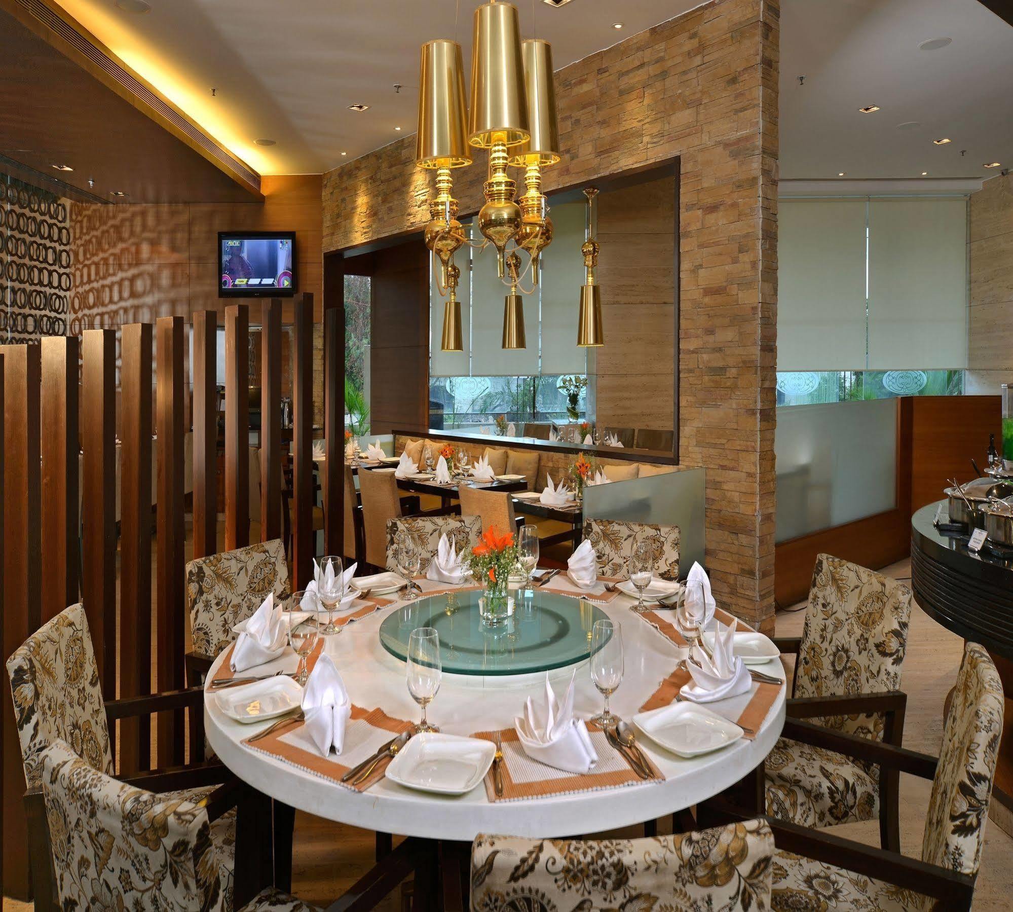 Majestic Court Sarovar Portico Navi Mumbai Esterno foto