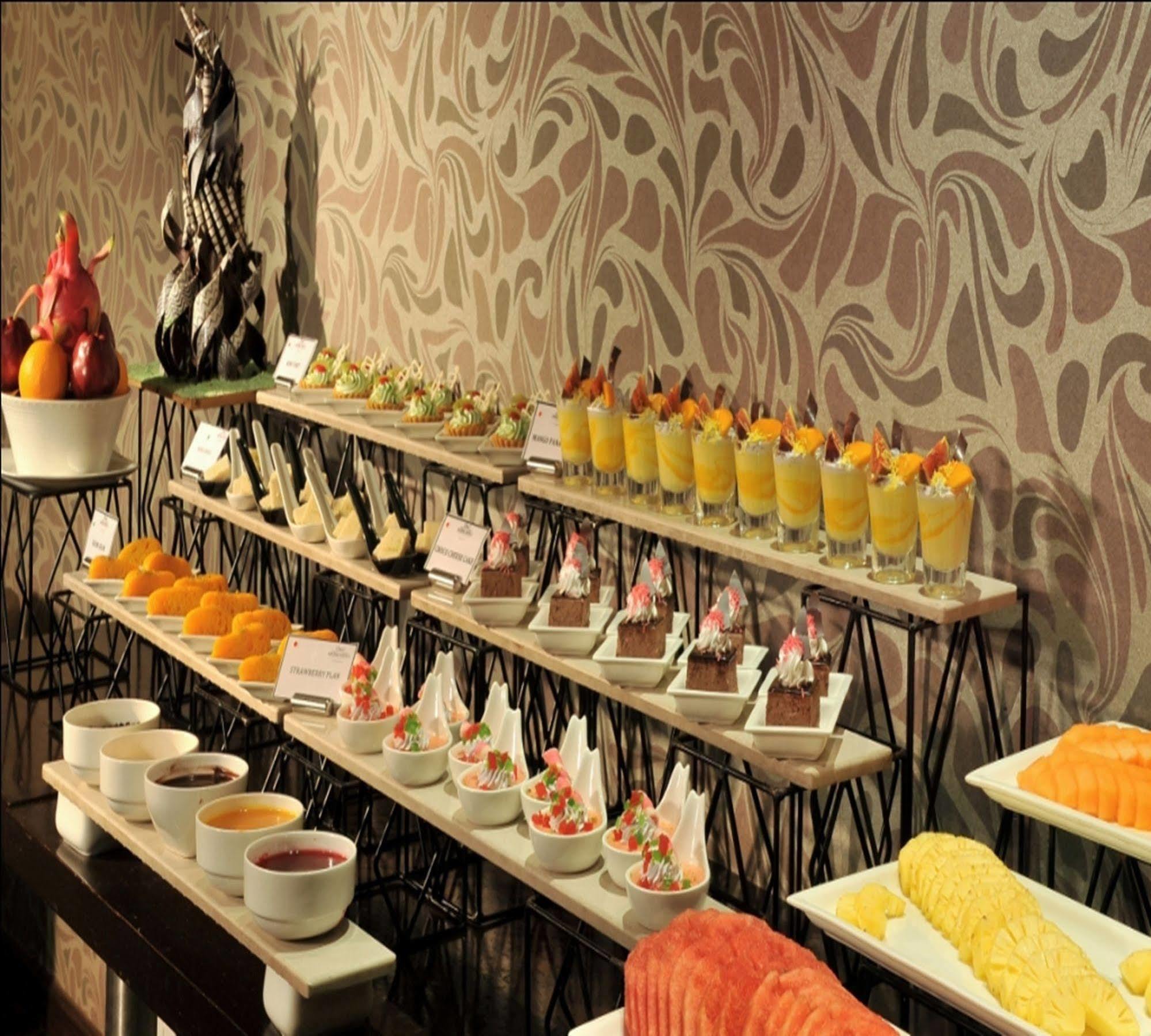 Majestic Court Sarovar Portico Navi Mumbai Esterno foto