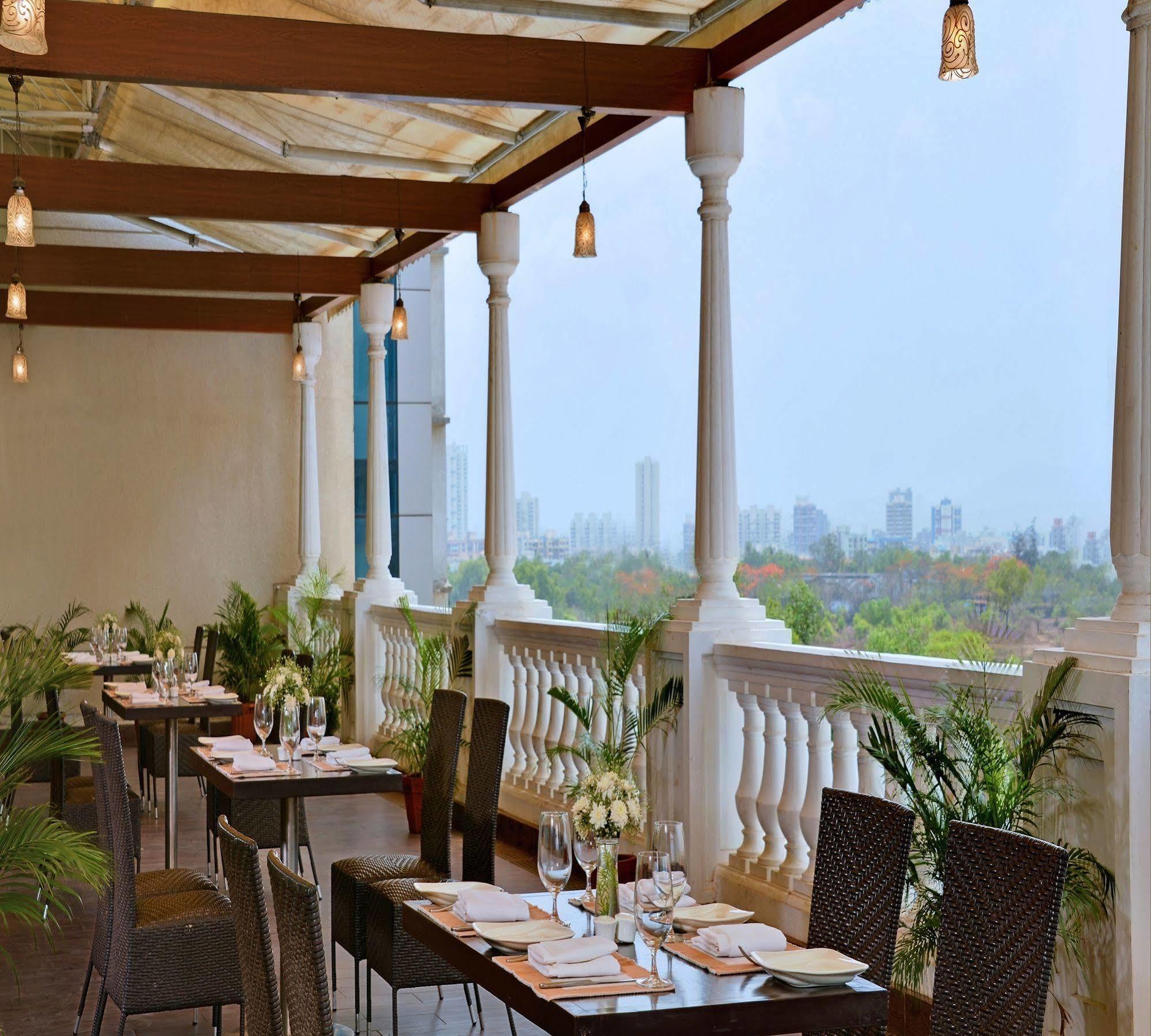 Majestic Court Sarovar Portico Navi Mumbai Esterno foto
