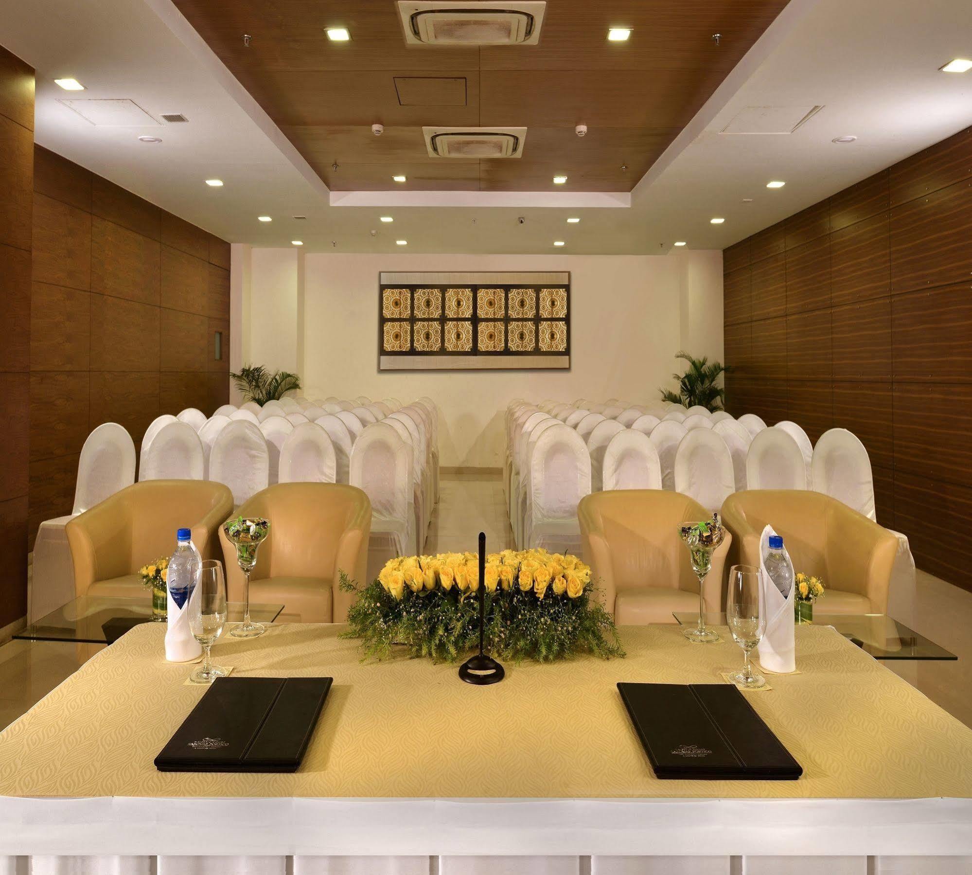 Majestic Court Sarovar Portico Navi Mumbai Esterno foto