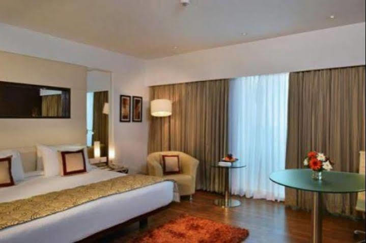 Majestic Court Sarovar Portico Navi Mumbai Esterno foto