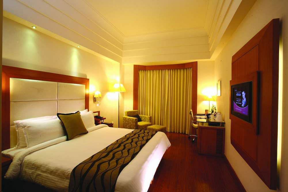 Majestic Court Sarovar Portico Navi Mumbai Esterno foto